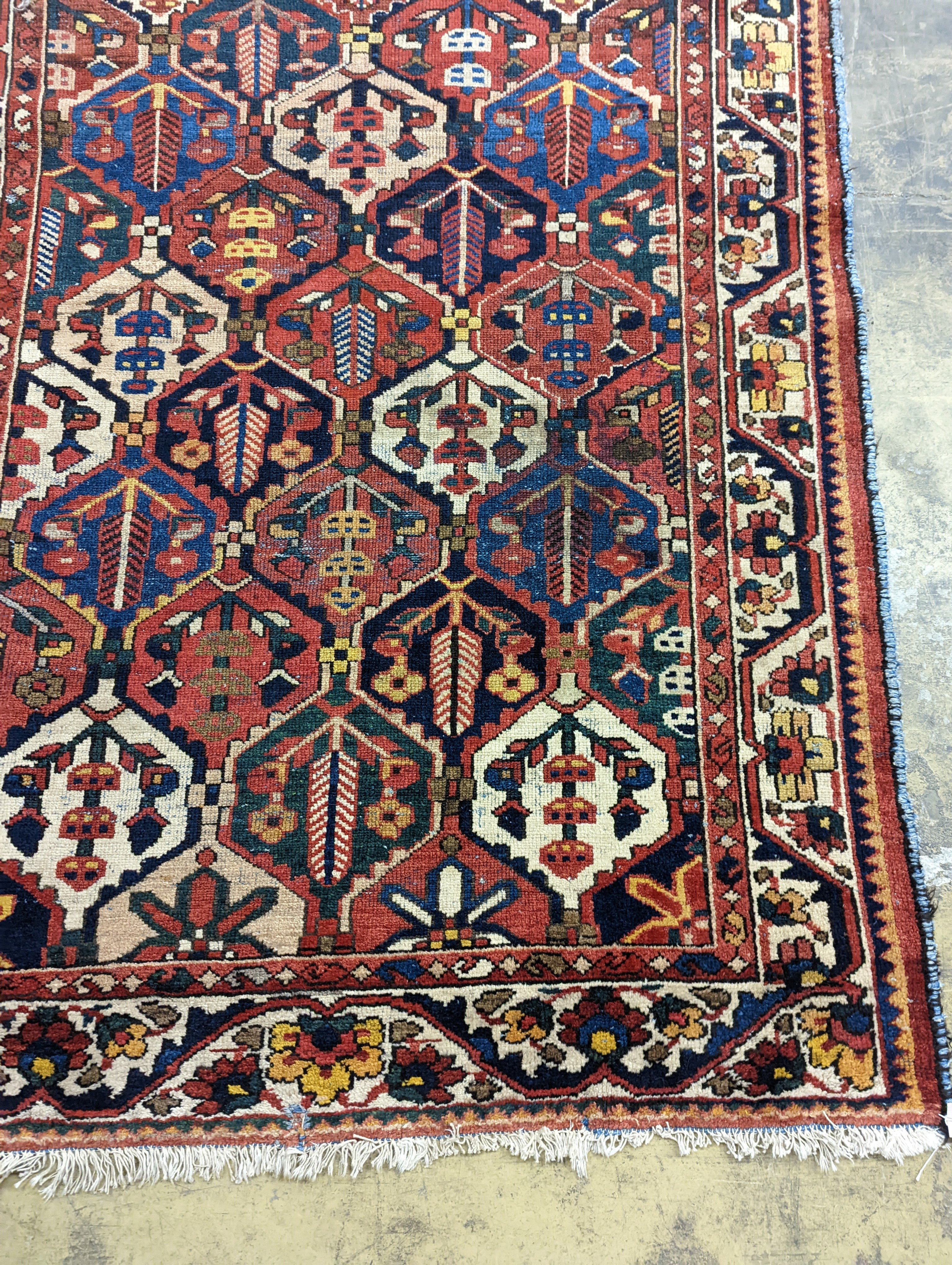 A Hamadan polychrome rug, 190 x 136cm